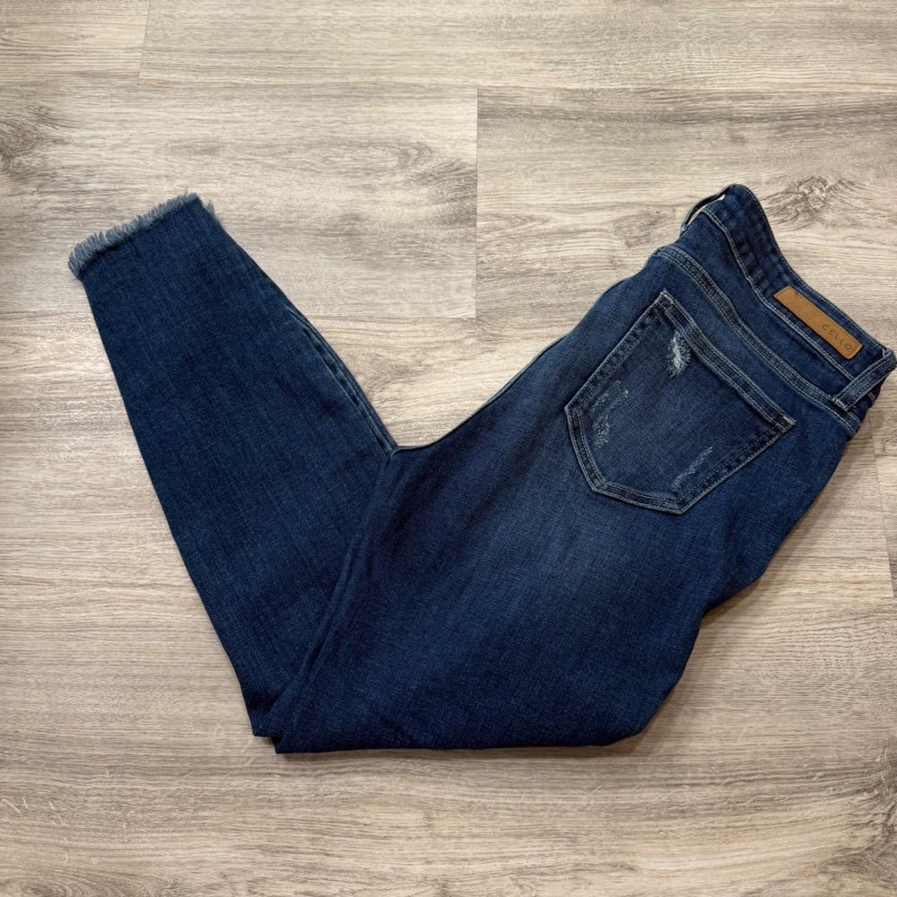 Cello Women Distressed Skinny Jeans Dark Wash Ripped Raw Hem‎ WV77100DKD Size 11